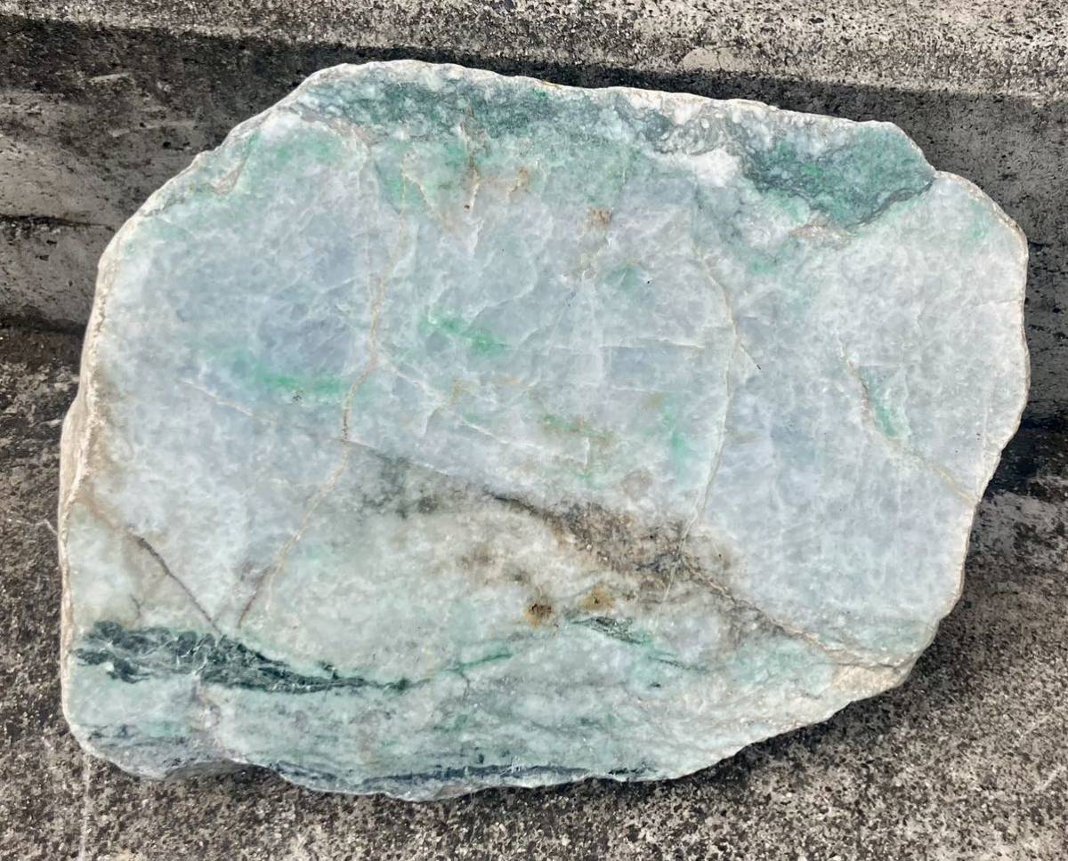 ミャンマー産超巨石天然本翡翠原石9.40kg１面カット磨き済み［JADEITE］大迫力^ ^_画像9