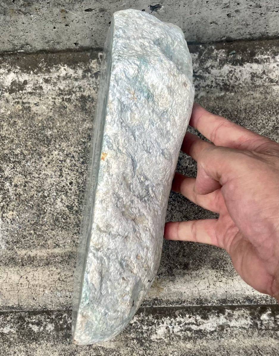 ミャンマー産超巨石天然本翡翠原石9.40kg１面カット磨き済み［JADEITE］大迫力^ ^_画像2