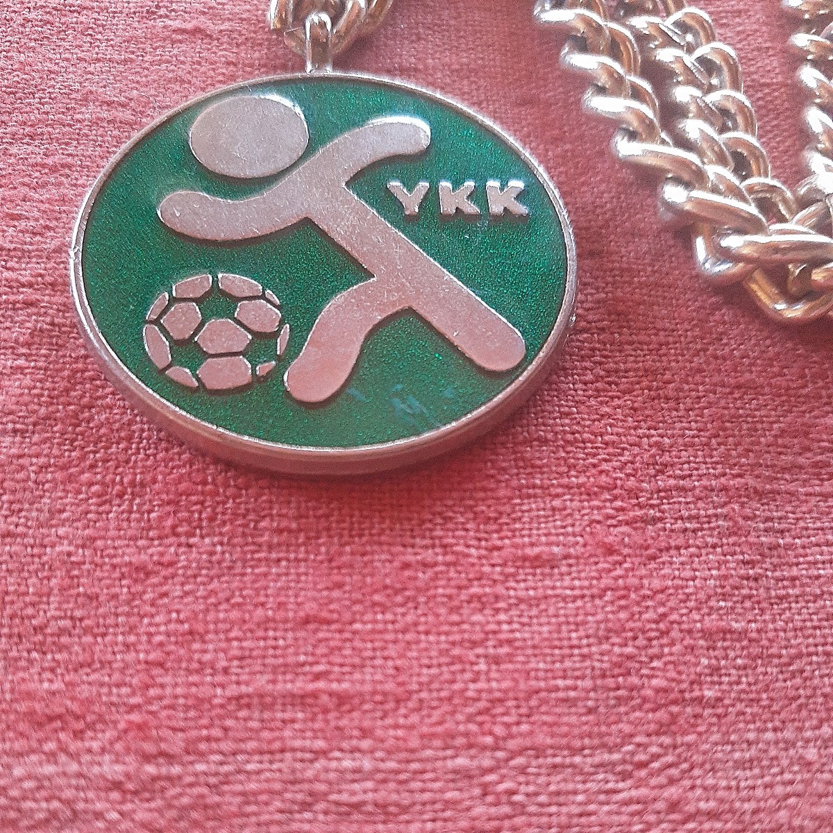 キーホルダー メダル 1983年 全日本少年サッカー大会 YKK レトロ レア 希少 雑貨の画像3