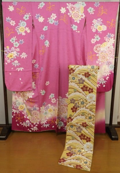 H209　正絹　振袖3点セット　桜花柄振袖と帯襦袢のセット　【美品】　身丈166cm_画像1