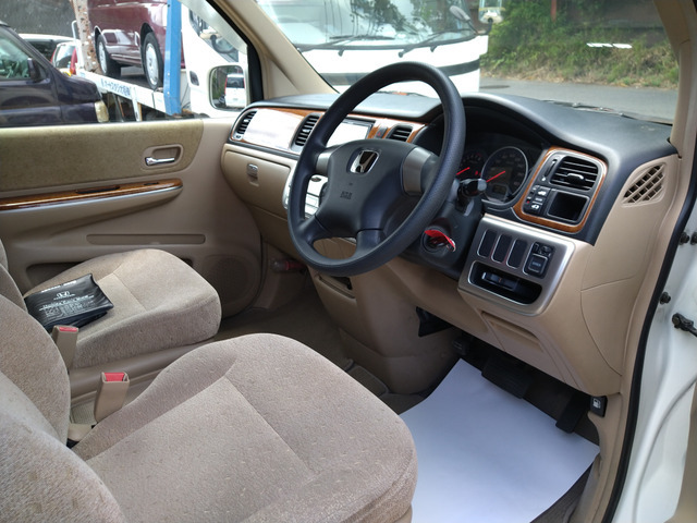 「返金保証付:ステップワゴン 2.0 G HIDエディション 4WD 予備車検付き 貨物登録出来ます@車選びドットコム」の画像3