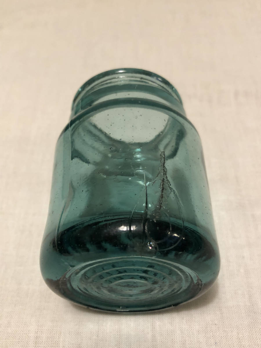 昭和初期のグリーンガラス製品5個 牛乳瓶型×1 薬瓶細首型×1 薬瓶型×2 コップ×1 昭和レトロ_画像8