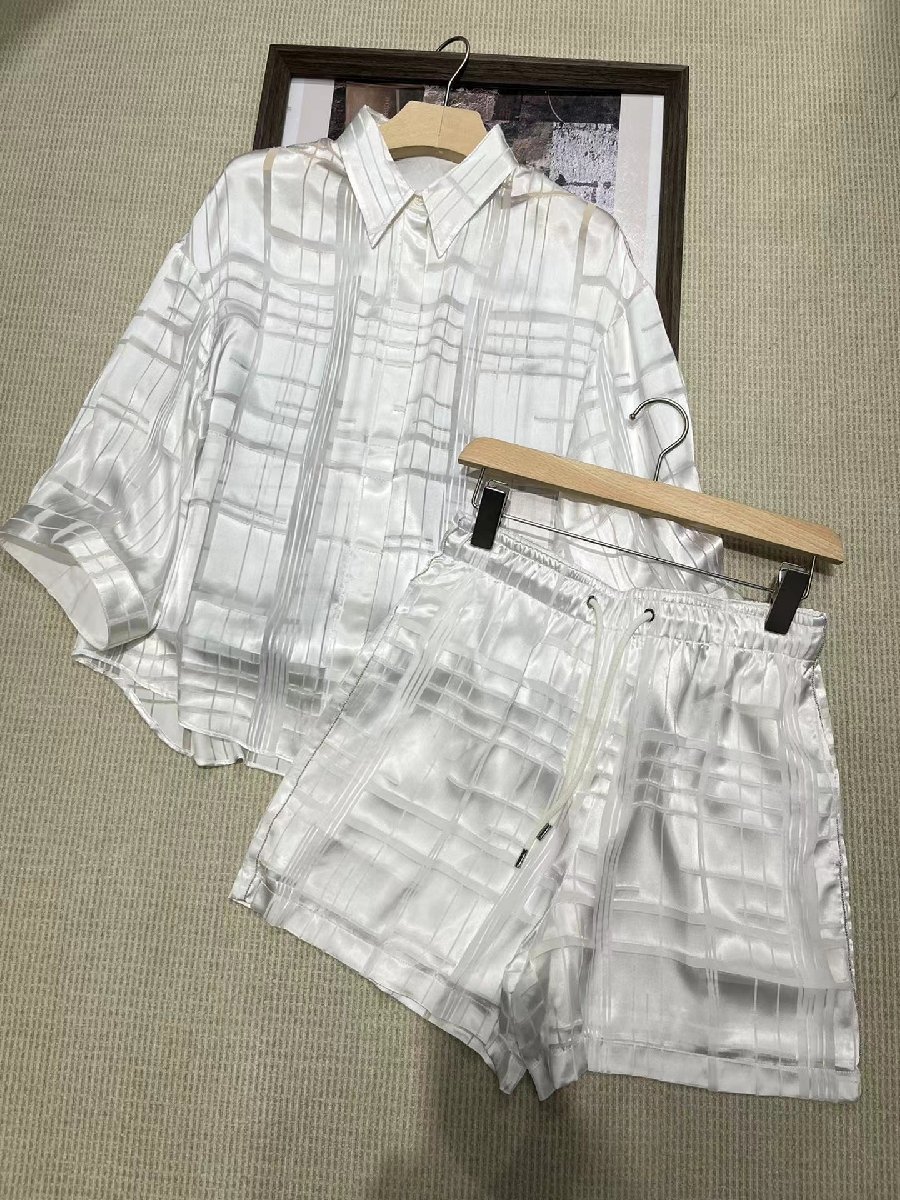 新しいスタイル 送料無料 Brunello Cucinelli ブルネロクチネリ 上下2点セット トップス ショートパンツ 夏新品 レディース 1214-M Mサイズ 新しいスタイル 送料無料 Brunello Cucinelli ブルネロクチネリ 上下2点セット トップス ショートパンツ 夏新品 レディース 1214-M Mサイズ