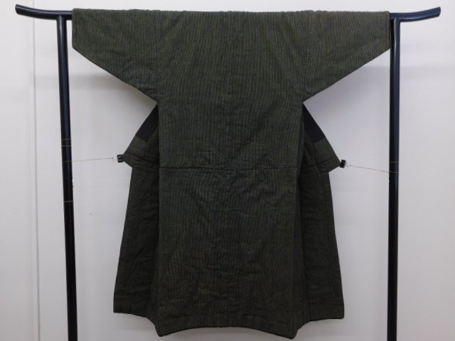 〔楽布〕P25445　昔のとても風合いの良い紬　綿入り着物　古布古裂　ｋ_画像1