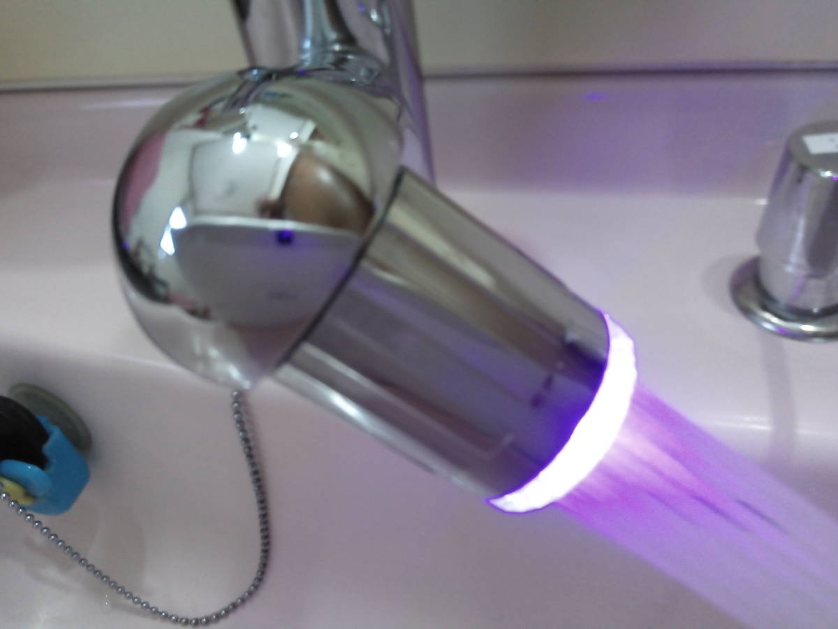 LED ライト シャワー 水栓 七色 に変化 洗面所 キッチン 浴室 蛇口 アダプター _画像10