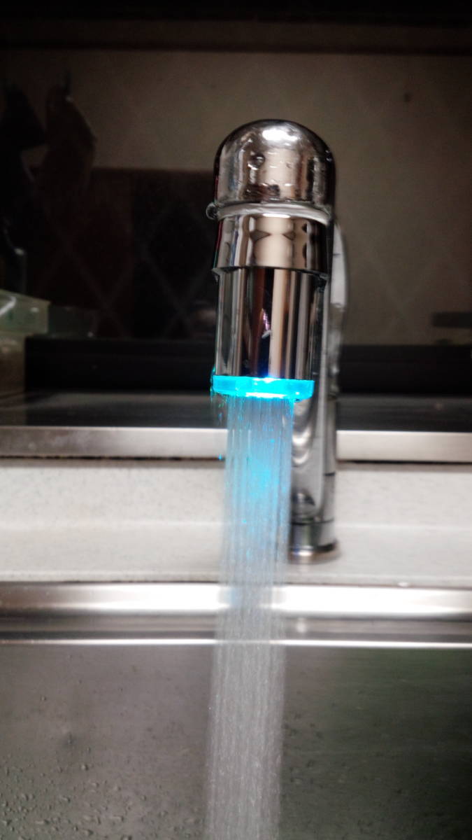 LED ライト シャワー 水栓 七色 に変化 洗面所 キッチン 浴室 蛇口 アダプター _画像8
