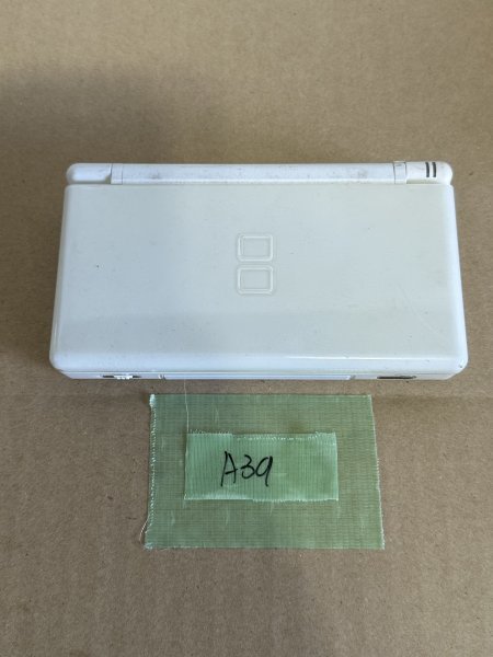 「岐阜発送」A39　任天堂　Nintendo　DS Lite　本体　通電確認済　中古現状品_画像1