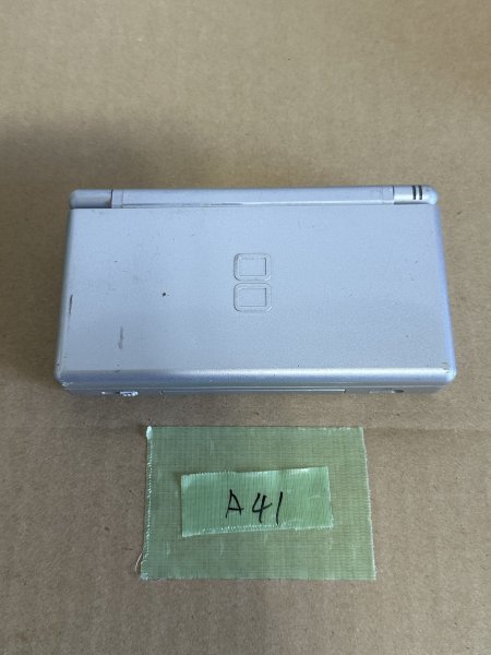 「岐阜発送」A41　任天堂　Nintendo　DS Lite　本体　通電確認済　中古現状品_画像1