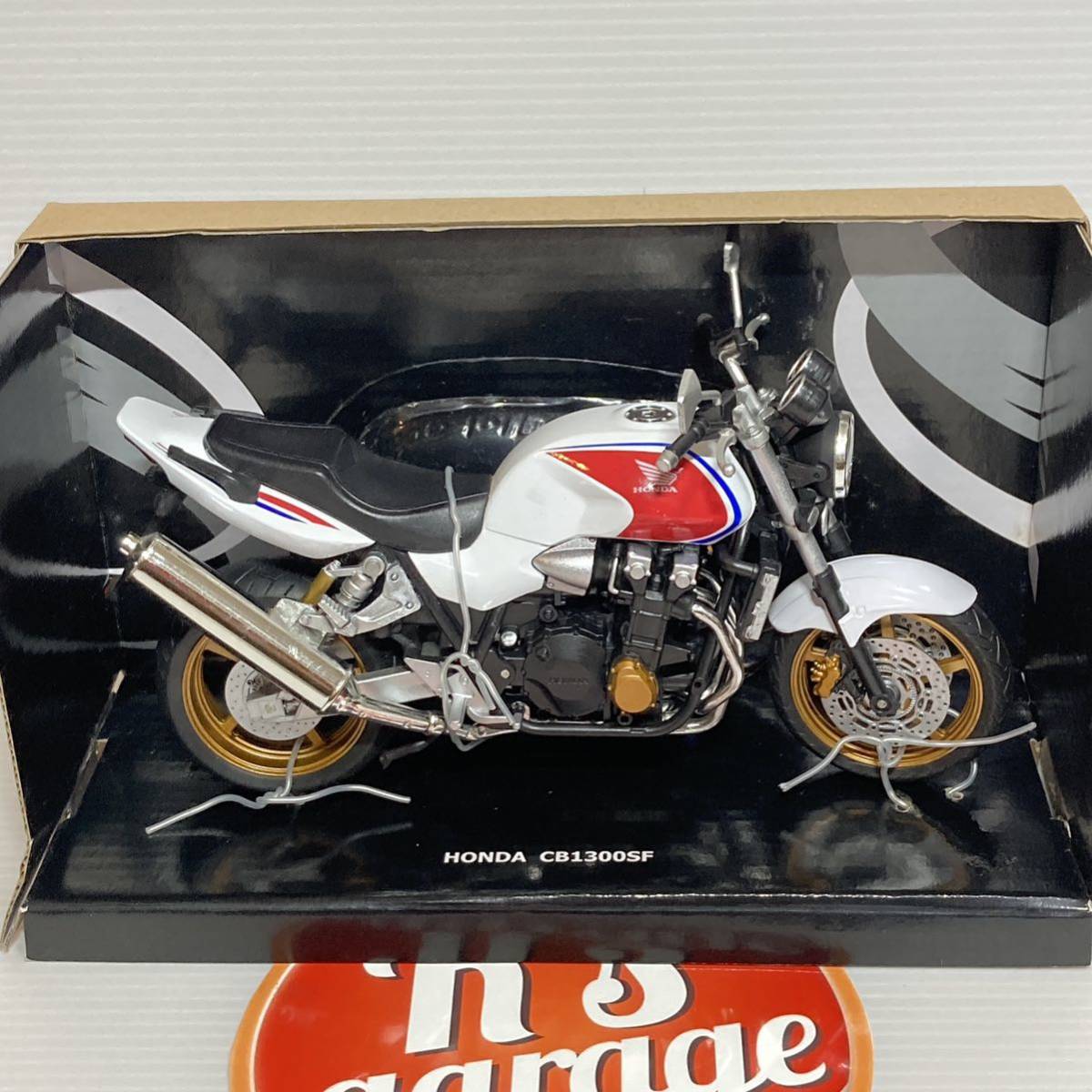 1/12 CB1300SF Honda Super Four automaxx premium die-cast Honda AT ks premium Aoshima white red 