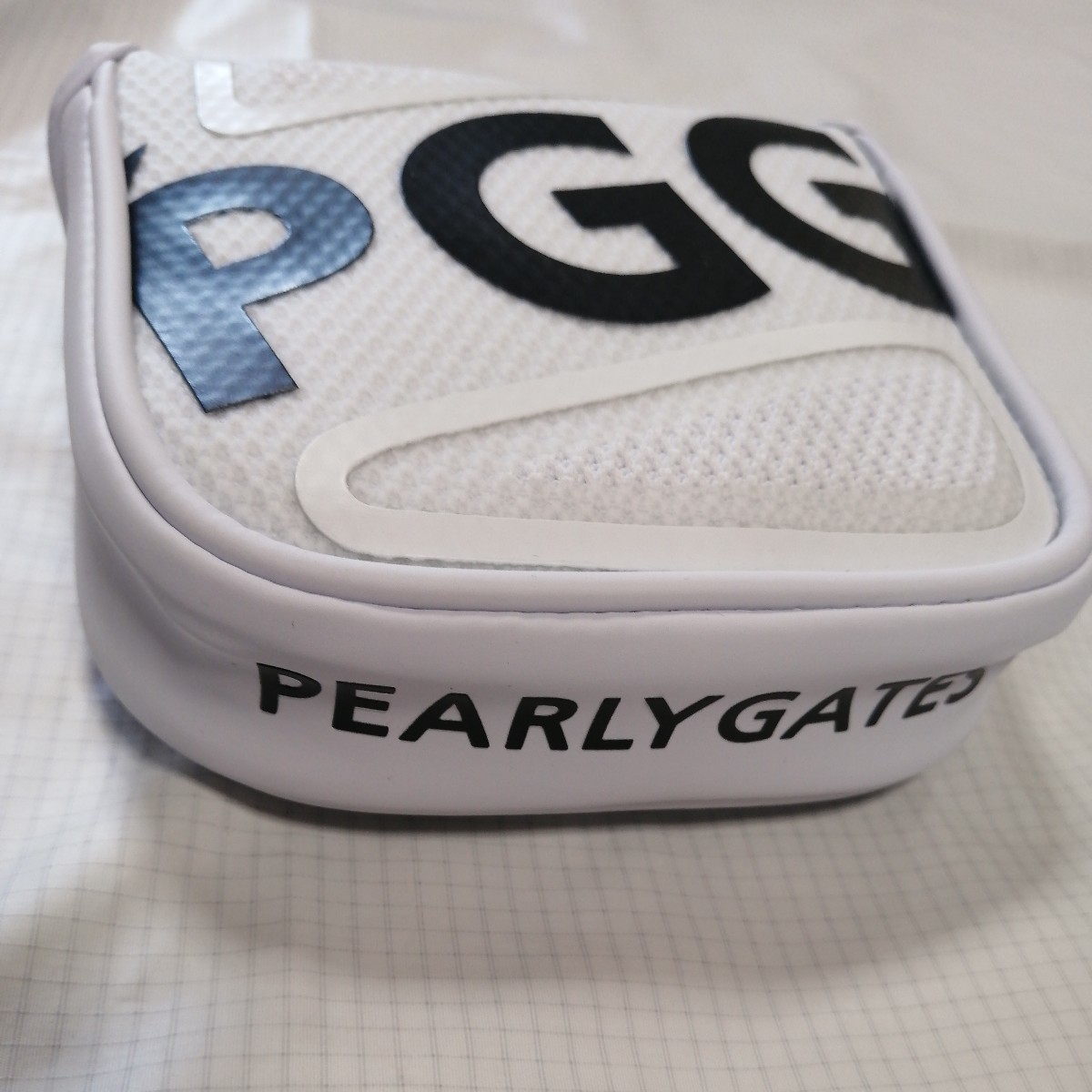 新品正規品　PGG パーリーゲイツ　マレット型　パターカバー　ホワイト　マグネット開閉　希少　送料無料