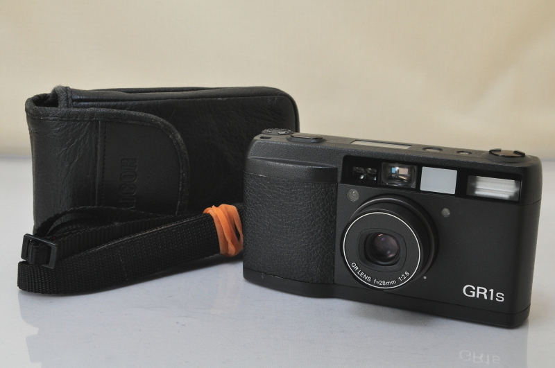 最高 中古品 RICOH GR1s Black Point & Shoot 35mm Film Camera