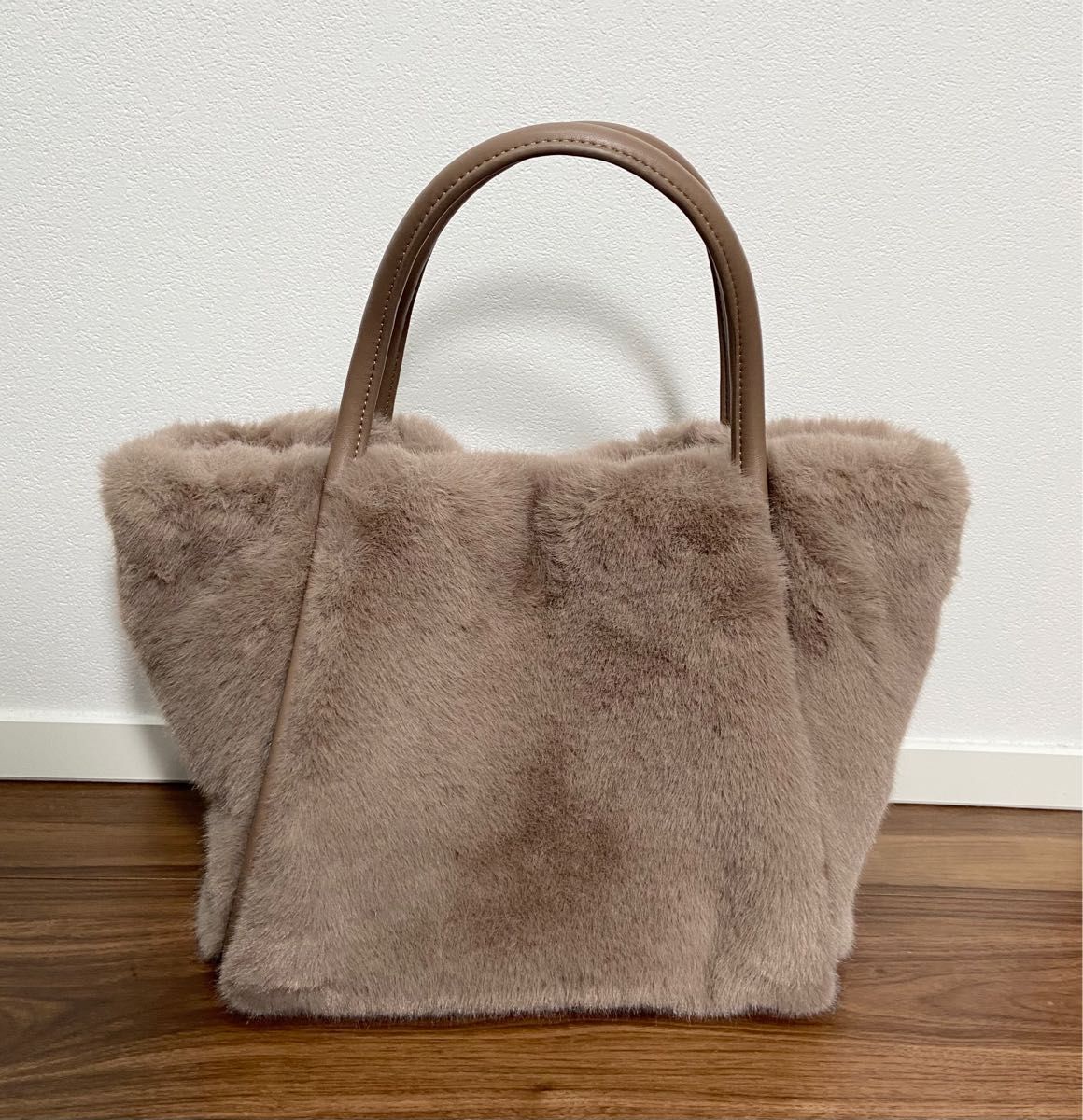 新品未使用❣️トッカ ファーバッグ♡MONTGNE 2WAY FURBAG トッカ MONTGNE 2WAY FURBAG ファーバッグ|Yahoo!フリマ(旧