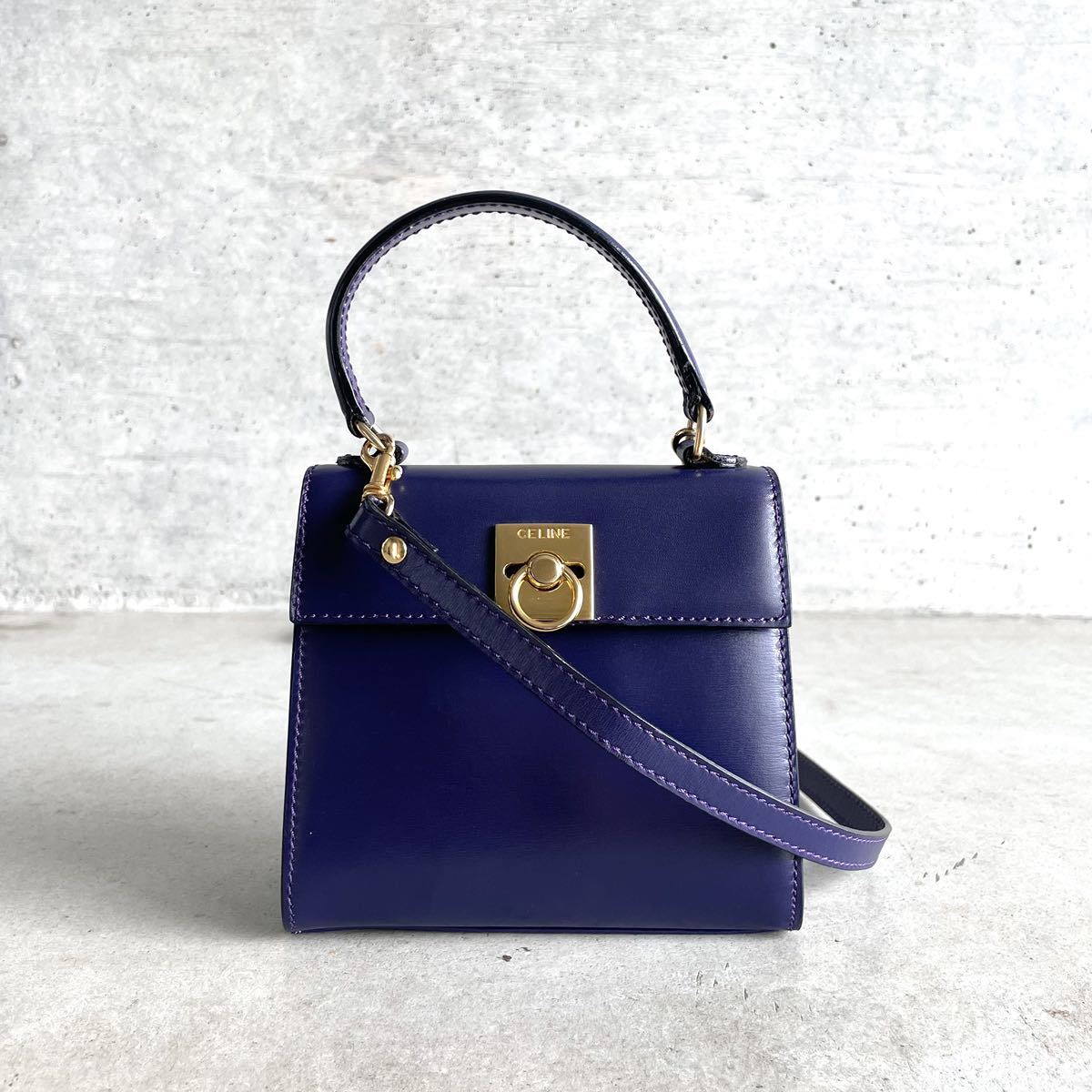 新作商品 パープル オールドセリーヌ ショルダー 2way ハンドバッグ ヴィンテージ CELINE 極美品 紫 レザー マイクロ ミニ ゴールド金具 リング ハンドバッグ 新作商品 パープル オールドセリーヌ ショルダー 2way ハンドバッグ ヴィンテージ CELINE 極美品 紫 レザー マイクロ ミニ ゴールド金具 リング ハンドバッグ