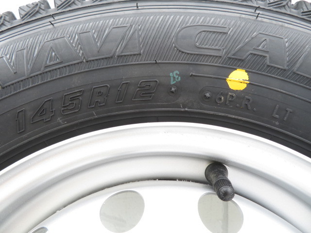 新品タイヤ 中古鉄ホイールセット 145R12 6PR LT 12インチ 12x4.00B 4穴 PCD100 145/80R12 80/78N LT相当 冬 ミツビシ a18457_画像7