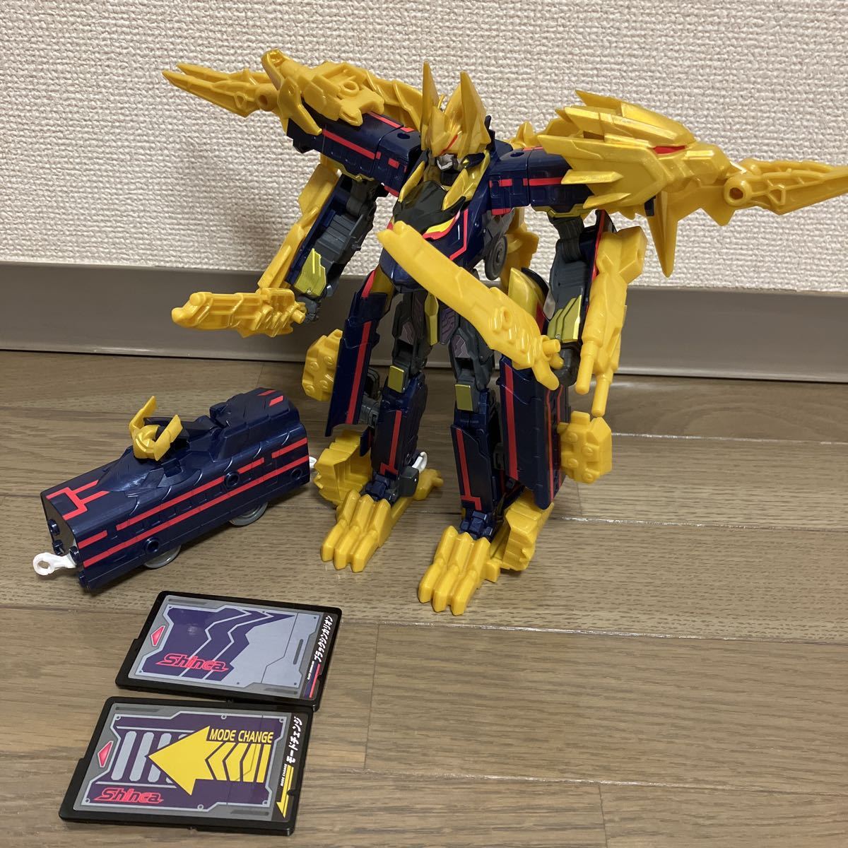 大感謝セール プラレール ブラックシンカリオン DXS08 新幹線変形ロボ 大感謝セール プラレール ブラックシンカリオン DXS08 新幹線変形ロボ