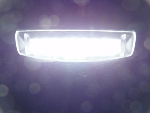 鬼白光! 一体型交換式 ! LED ナンバー灯 ライセンス ランプ トヨタ マークII JZX110 JZX115 GX110 GX115 ウインダム MCV30 30系_画像1
