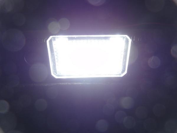 アウディ LED ナンバー灯　ライセンスランプ TT 8J 2.0TFSI 3.2 クワトロ_画像1