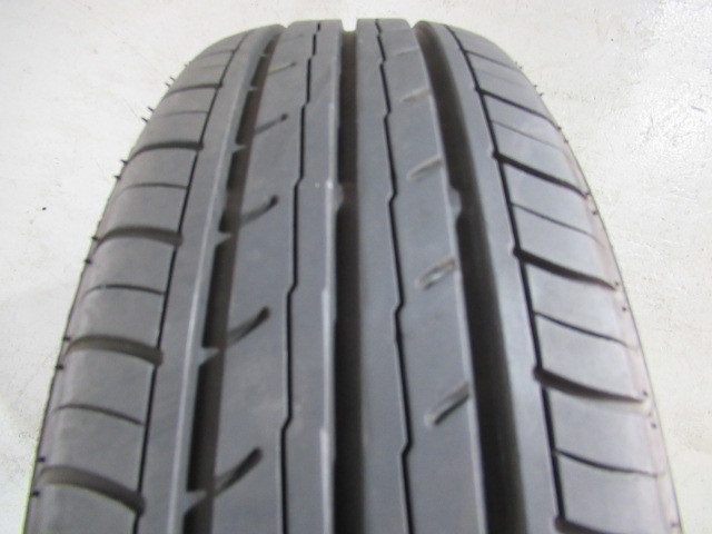 激安即決 中古タイヤ 4本 YOKOHAMA BluEarth-Es Es32 185/70R14 88S 2021年製 ４本 カローラフィ―ルダー アリオン ノート フリード 等_画像4