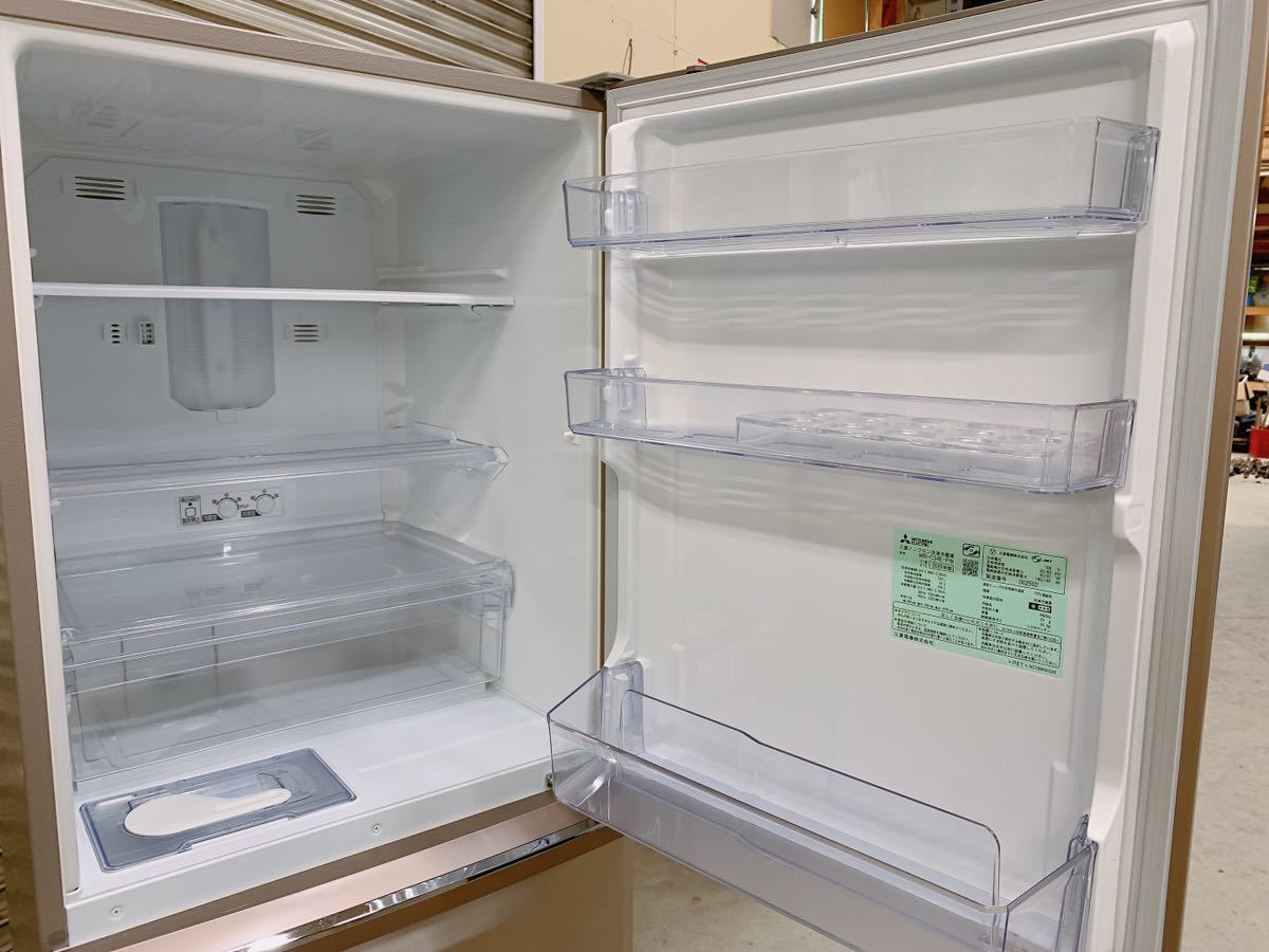 中古 MITSUBISHI 三菱 ノンフロン冷凍冷蔵庫 MR-C34E 2020年製 3ドア 冷蔵庫 引取歓迎 茨城県 0910な1 M 家D_画像4
