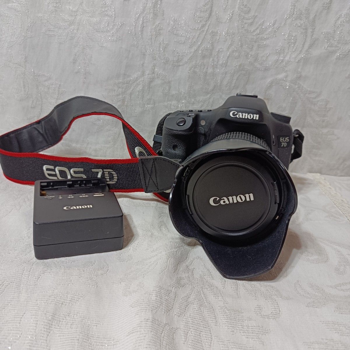 Canon DS126251 一眼レフカメラ キャノン EOS7D 日本製 充電器 Canon DS126251 一眼レフカメラ キャノン EOS7D 日本製 充電器