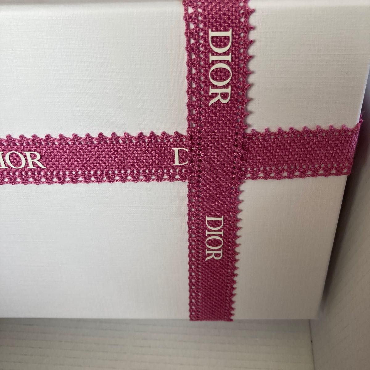 Dior/2023ホワイトデー限定/ギフトボックス【リボン付き】