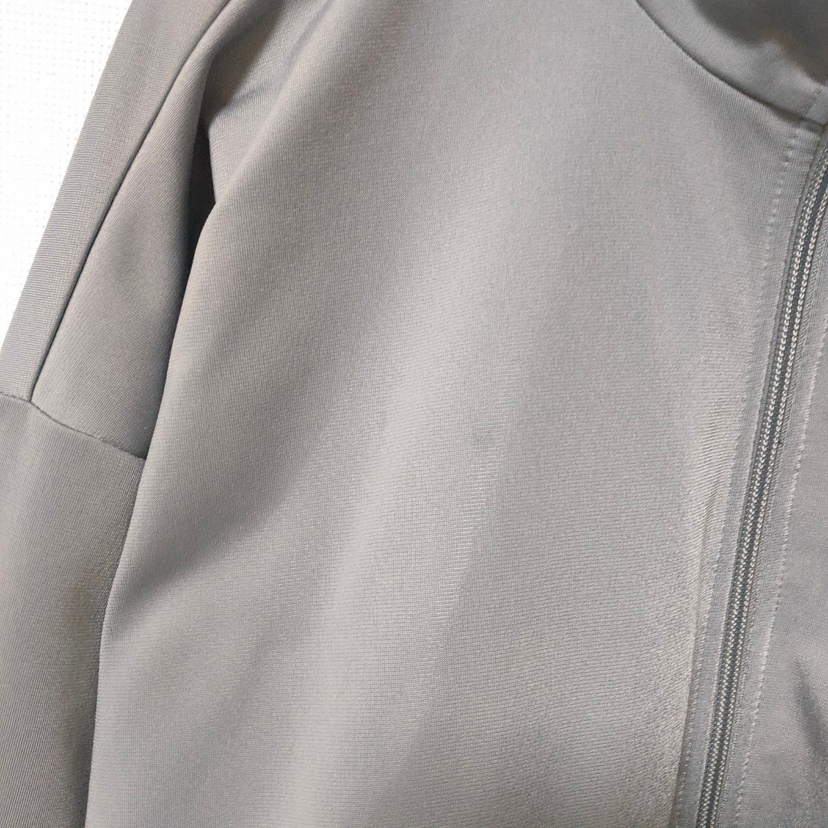 adidas グレー メタリックピンク ビッグロゴ トラックトップ ジャージ アディダスオリジナルス トラックジャケット