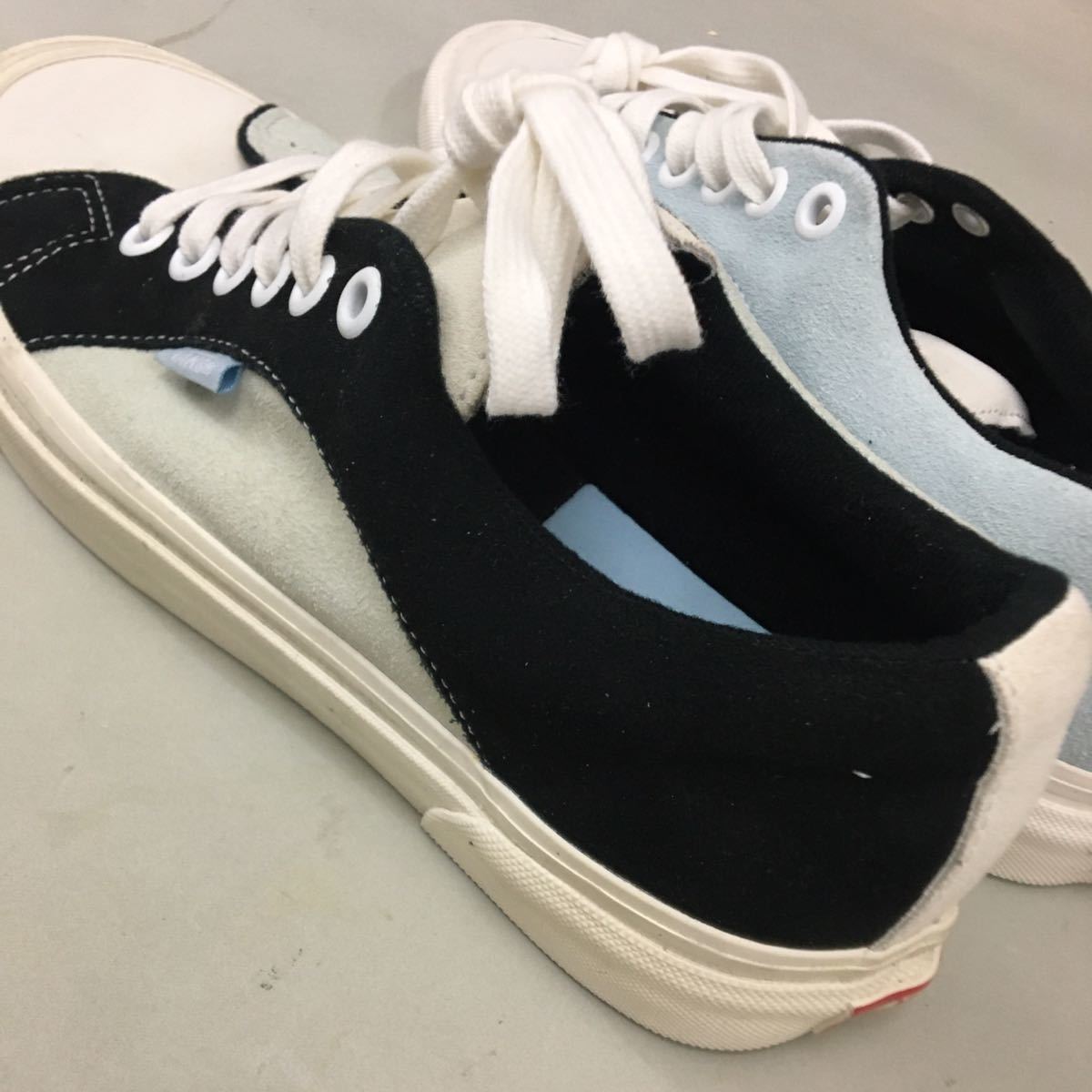 【新品未使用】【訳あり】バンズ VANS Lampinランピン スウェード調 スニーカー 紐 ローカットライトブルー ネイビー ホワイト 26.0cm $◇