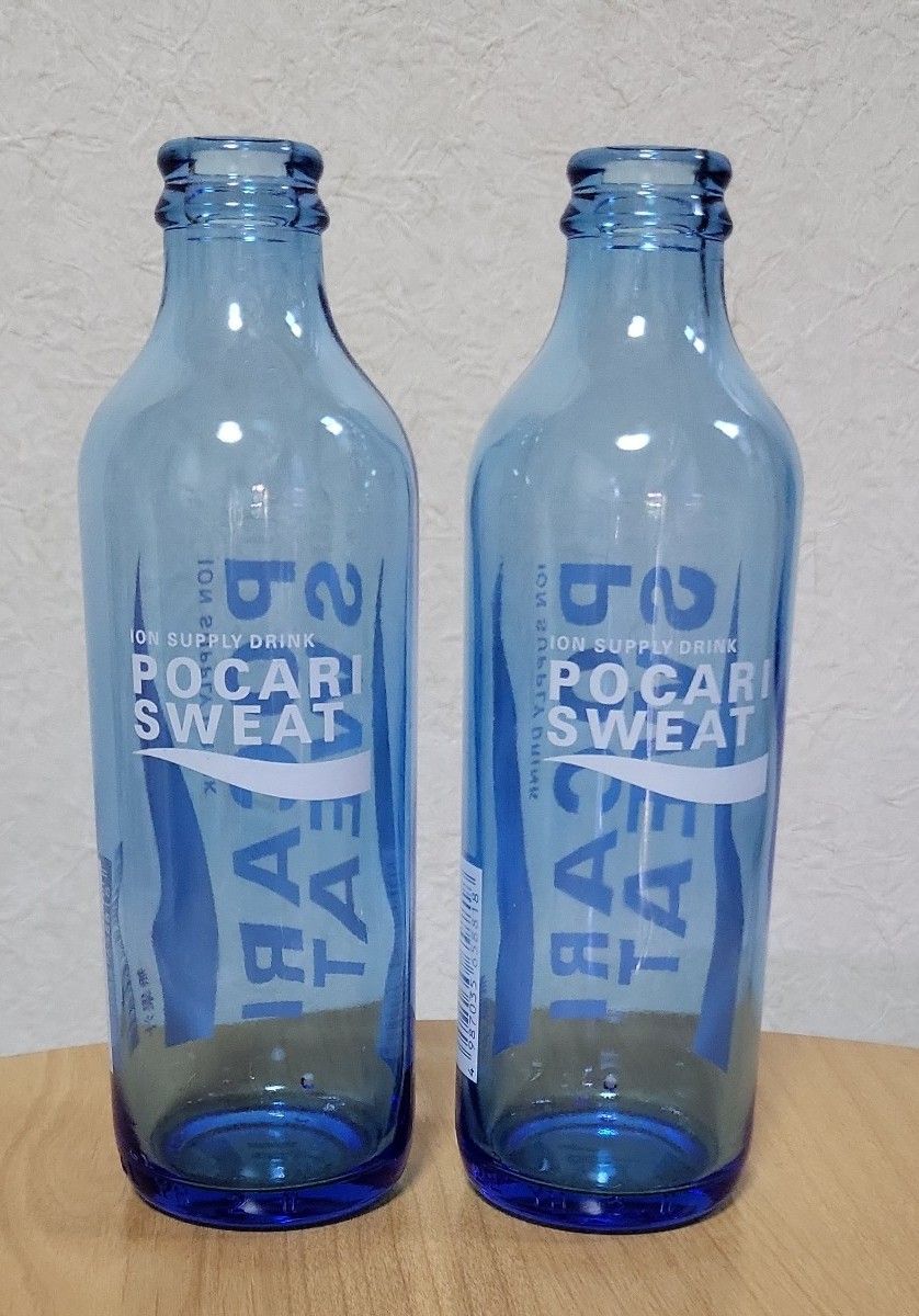 ポカリスエット　リターナブル瓶　空き瓶2本