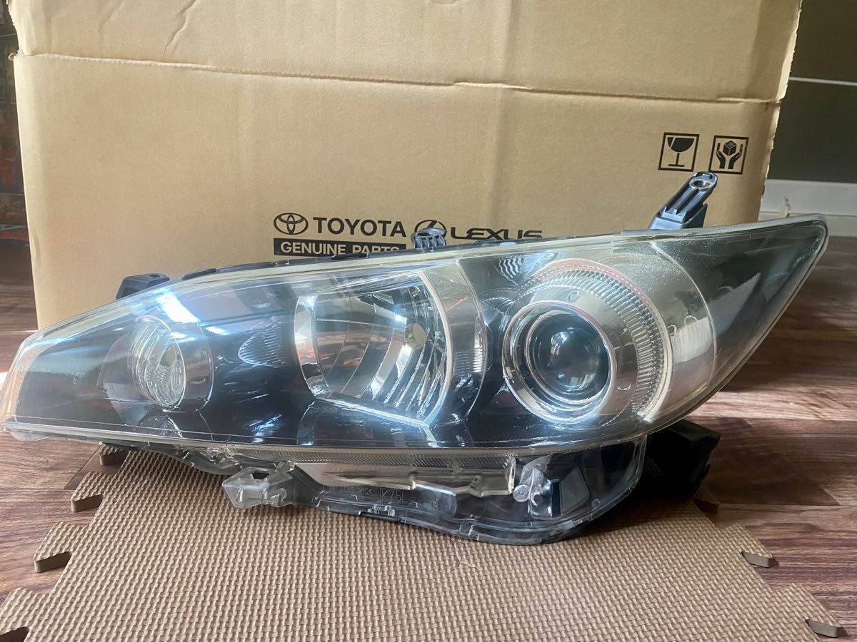 公的機関テスト済み ZGE20 ウイッシュ 純正左ヘッドライトHID 自動車