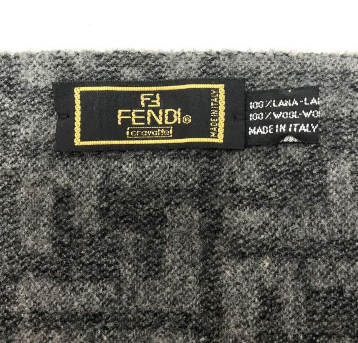 FENDI フェンディ ズッカ ストラップ マフラー ウール グレー FENDI フェンディ ズッカ ストラップ マフラー ウール グレー