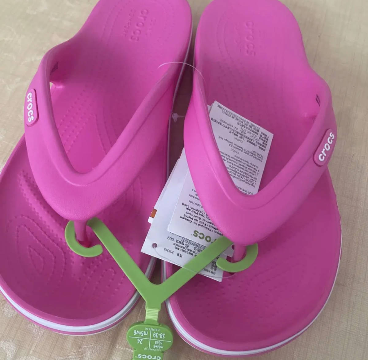 新品　クロックス　CROCS ピンク　23cm　バヤバンドフリップ　ビーチサンダル_画像3