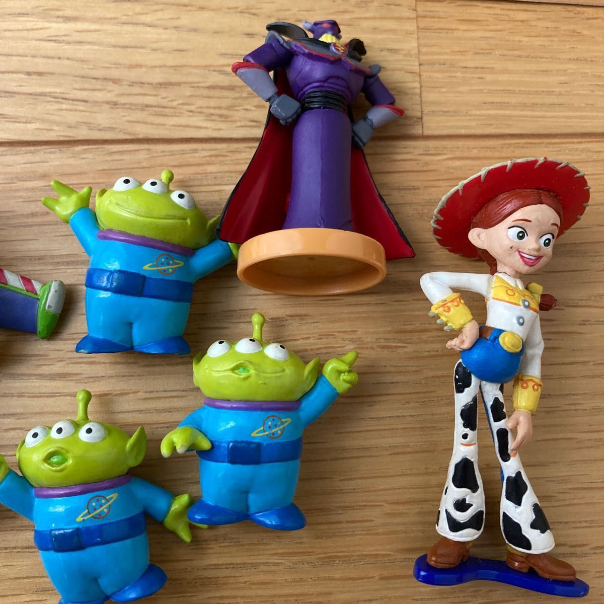 トイストーリー フィギュア ウッディ バズ ジェシー エイリアン トイストーリー フィギュア ウッディ バズ ジェシー エイリアン