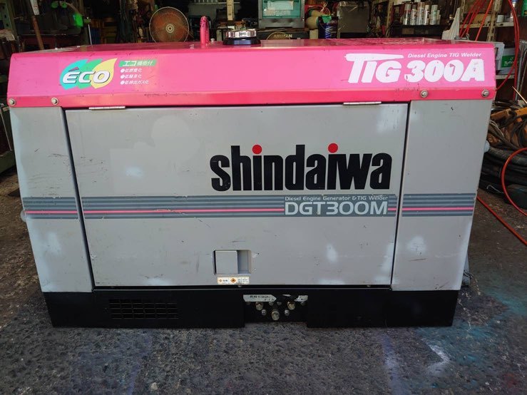 ( быстрое решение ) Shindaiwa * двигатель TIG сварочный аппарат *DGT300M*1577 час * приложен полный комплект есть * баллон сжатого газа . шт. есть * хорошая вещь 