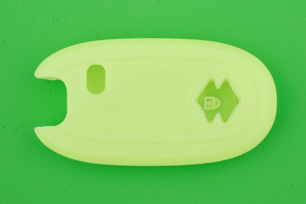 スズキ（SUZUKI）・2ボタン　スマートキー用シリコンカバーケース★ライムグリーン色（蓄光）_画像2