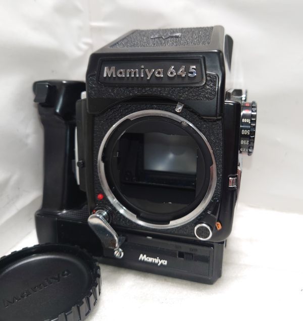 充実の品 ☆シャッターOK！美品☆MAMIYA 645 ワインダーグリップ付き