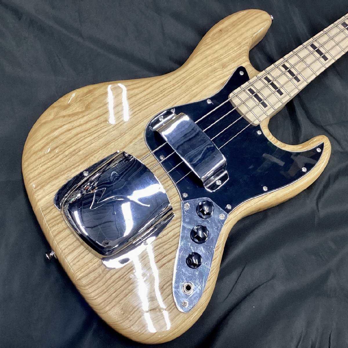 その他 Vintage VJ74NAT ReIssued Maple Fingerboard Bass Natural Ash