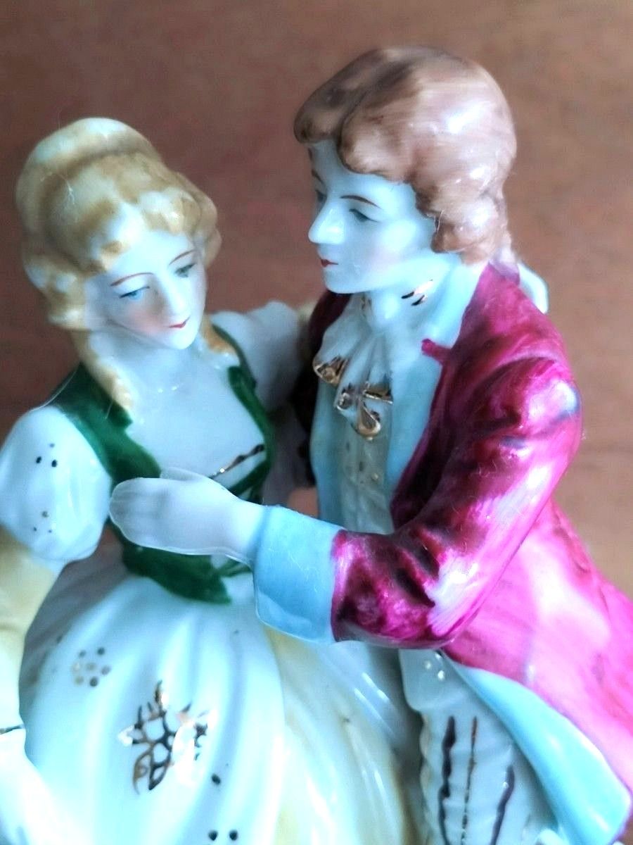オルゴールKATO 貴婦人　舞踏会　 陶器人形　人形 置物 アンティークオルゴール