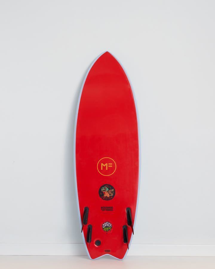 新品！未使用！特価!！MF CAT FISH SUPER SOFT QUAD 5’4” 27L SKY/WATERMELON マルチボックス　フィン付き_画像2