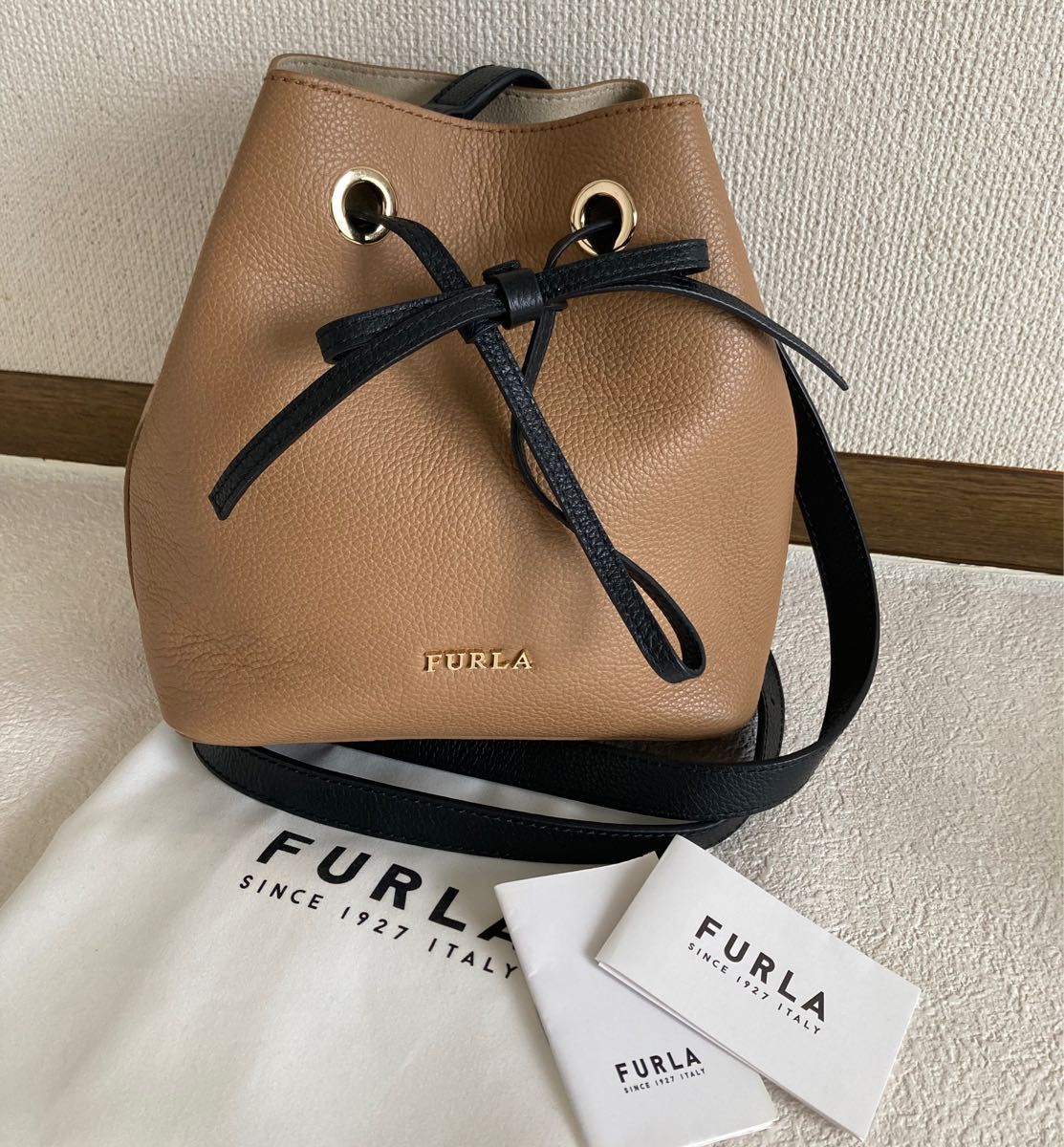 極美品　フルラ　FURLA コスタンザ　キャメル ショルダーバッグ  FURLA  斜め掛け