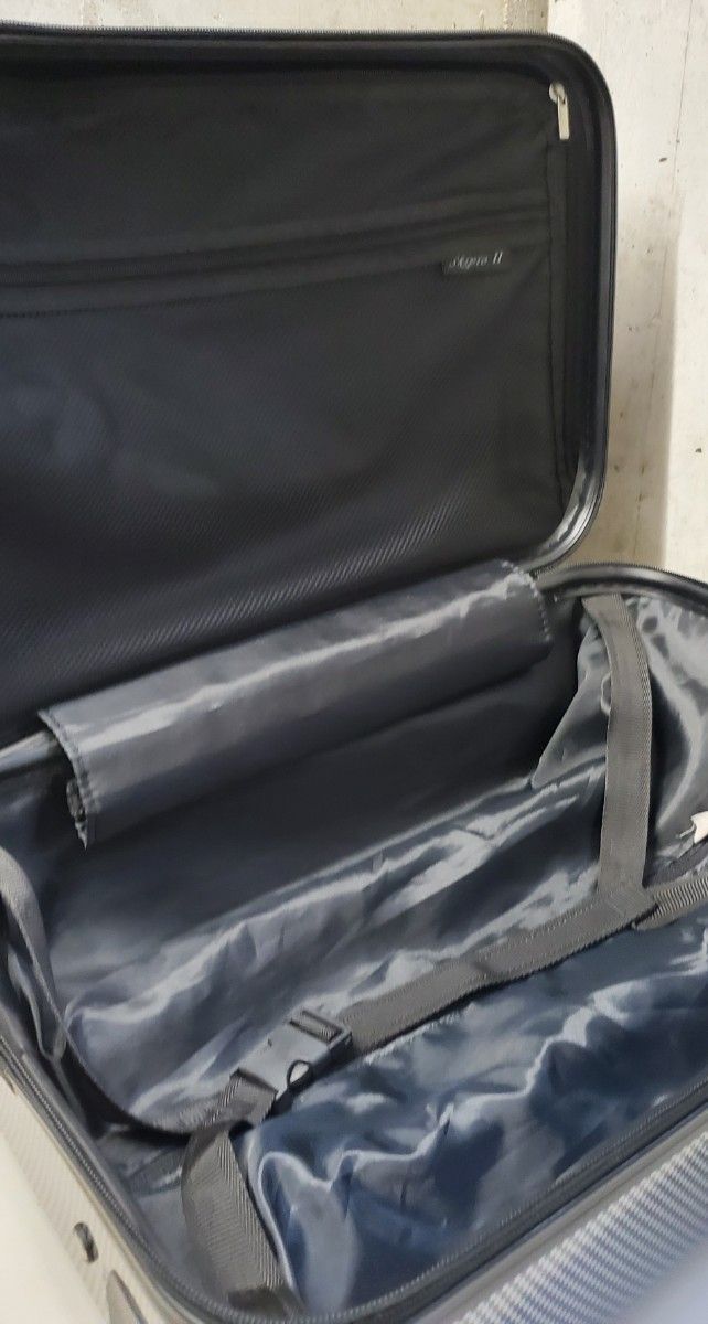 スーツケース 　小型サイズ 　キャリーバッグ　軽量タイプ　モノトーン系