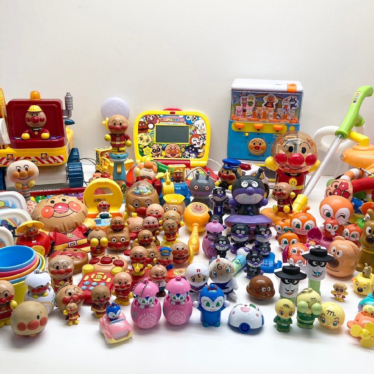 ★アンパンマン まとめ売り 100点以上 Yahoo!オークション - 【ジャンク】 アンパンマン おもちゃ 雑貨