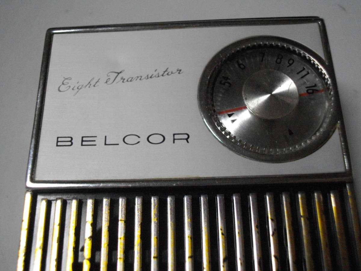 レアー・レトロ　１９６５（昭和４０）年ころ　BELCOR(USA)　TR-1004　日本製８石ＡＭ専用ラジオ（分解洗浄・部品交換整備品、電池付）_画像３．左上に小さな凹みがあります