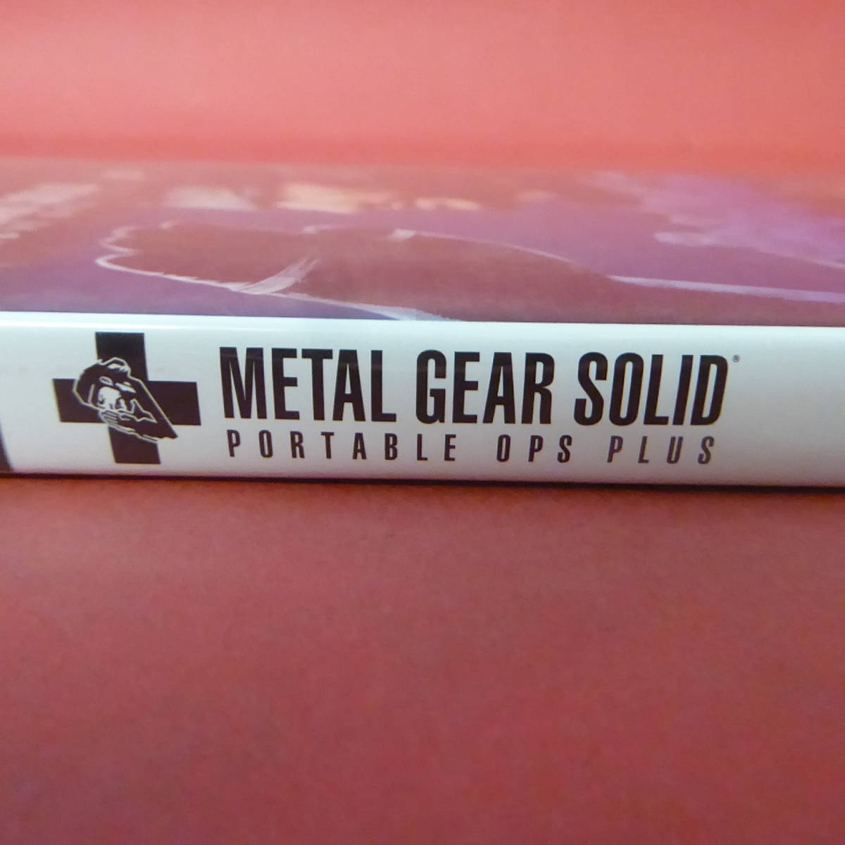S2-230927☆PSP METAL GEAR SOLID PORTABLE OPS PLUS　箱説あり　動作確認済み_画像4