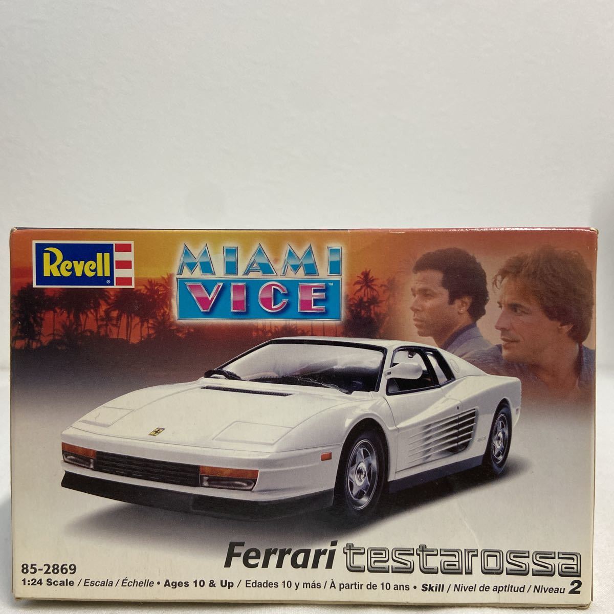 未組立 Revell 1/24 MIAMI VICE Ferrari testarossa レベル 映画マイアミバイス 劇中車 フェラーリ テスタロッサ プラモデル ミニカー_画像2