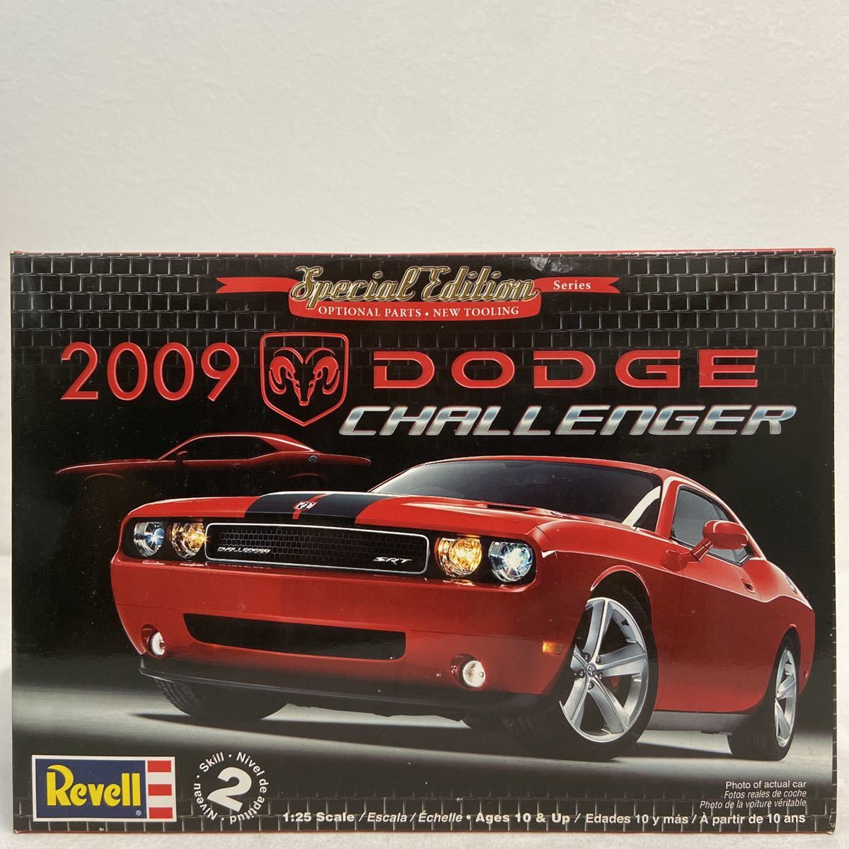 未組立 Revell 特別版 1/25 Dodge Challenger 2009年 レベル ダッジ チャレンジャー SRT アメ車 プラモデル ミニカー