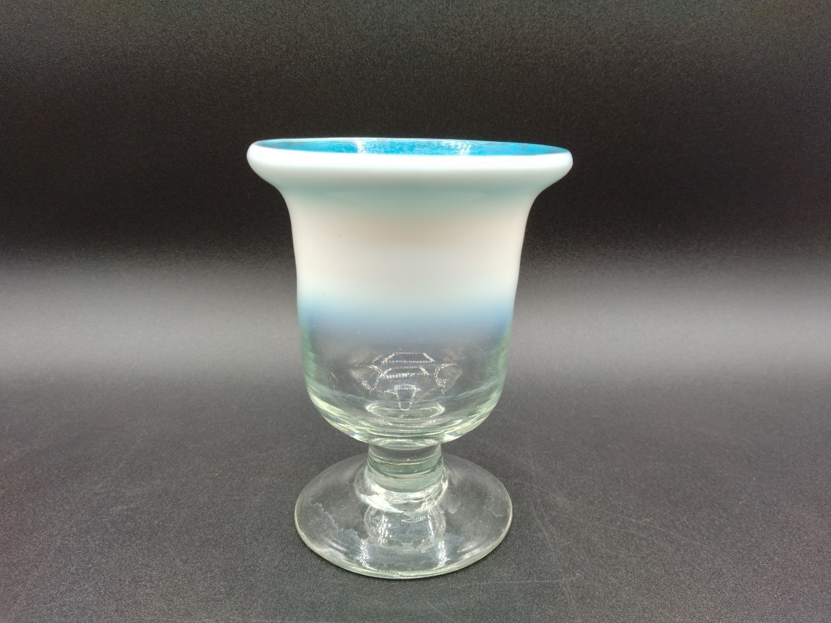 アンティーク 和ガラス 乳白暈し 水色縁 ベル型 氷コップ ウランガラス ガラス コップ