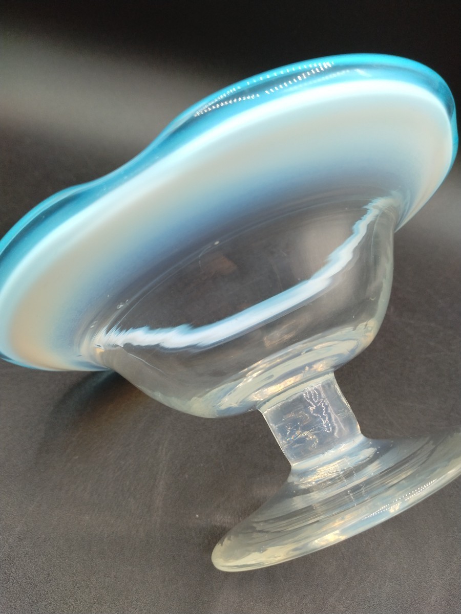 アンティーク 和ガラス 水色輪花縁 乳白暈し 氷コップ ガラス 皿-