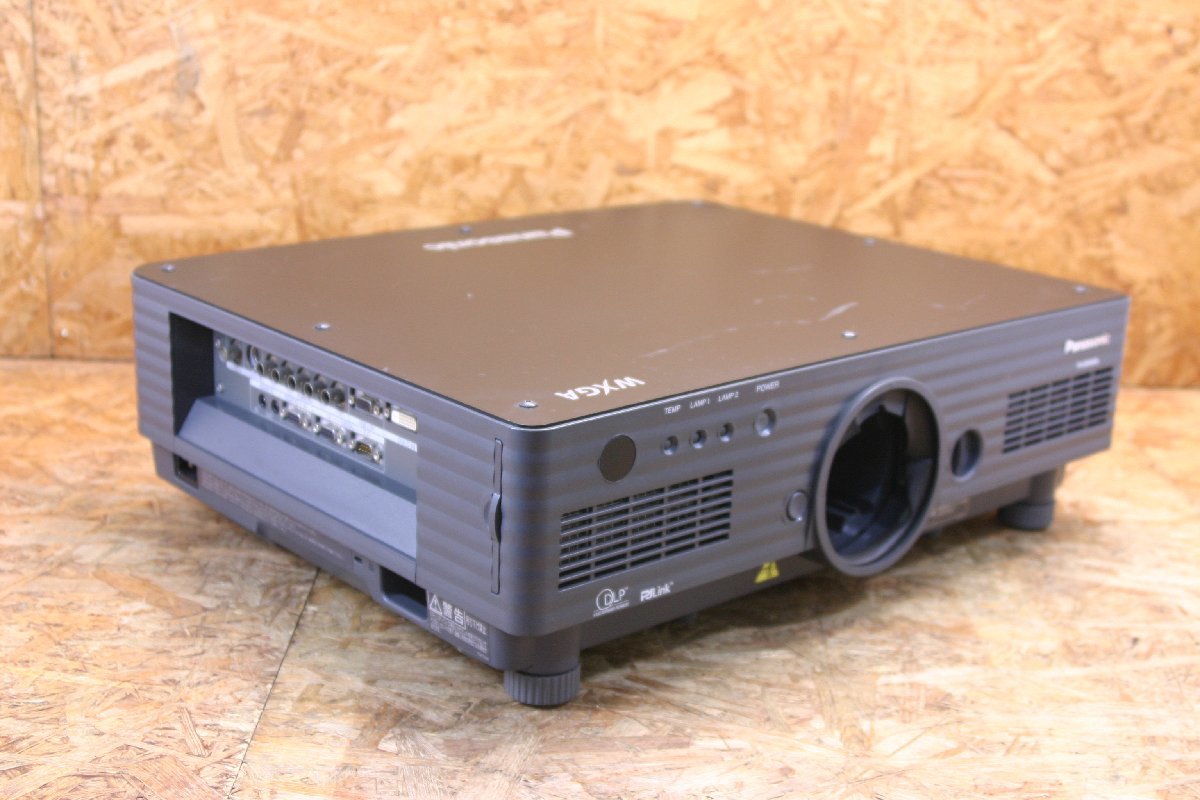 ◎Panasonic TH-DW5000L DLPプロジェクター 輝4500lm (本体使用:8864h) リモコンあり、レンズなし◎M227