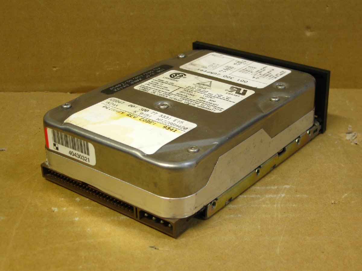 ▽HP C2247-300 1GB Narrow 50pin SCSI 3.5インチ 5400rpm 外装腐食あり 中古_画像1