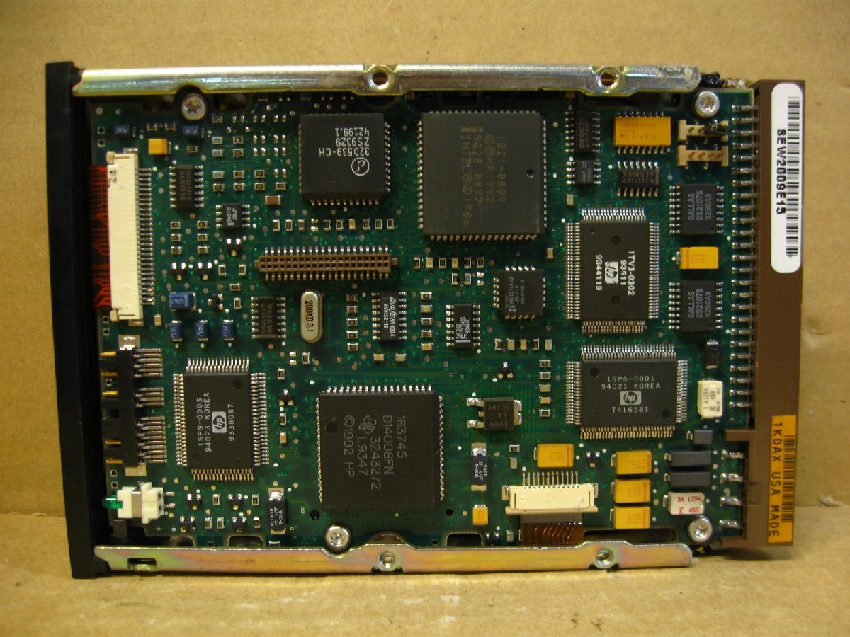 ▽HP C2247-300 1GB Narrow 50pin SCSI 3.5インチ 5400rpm 外装腐食あり 中古_画像3